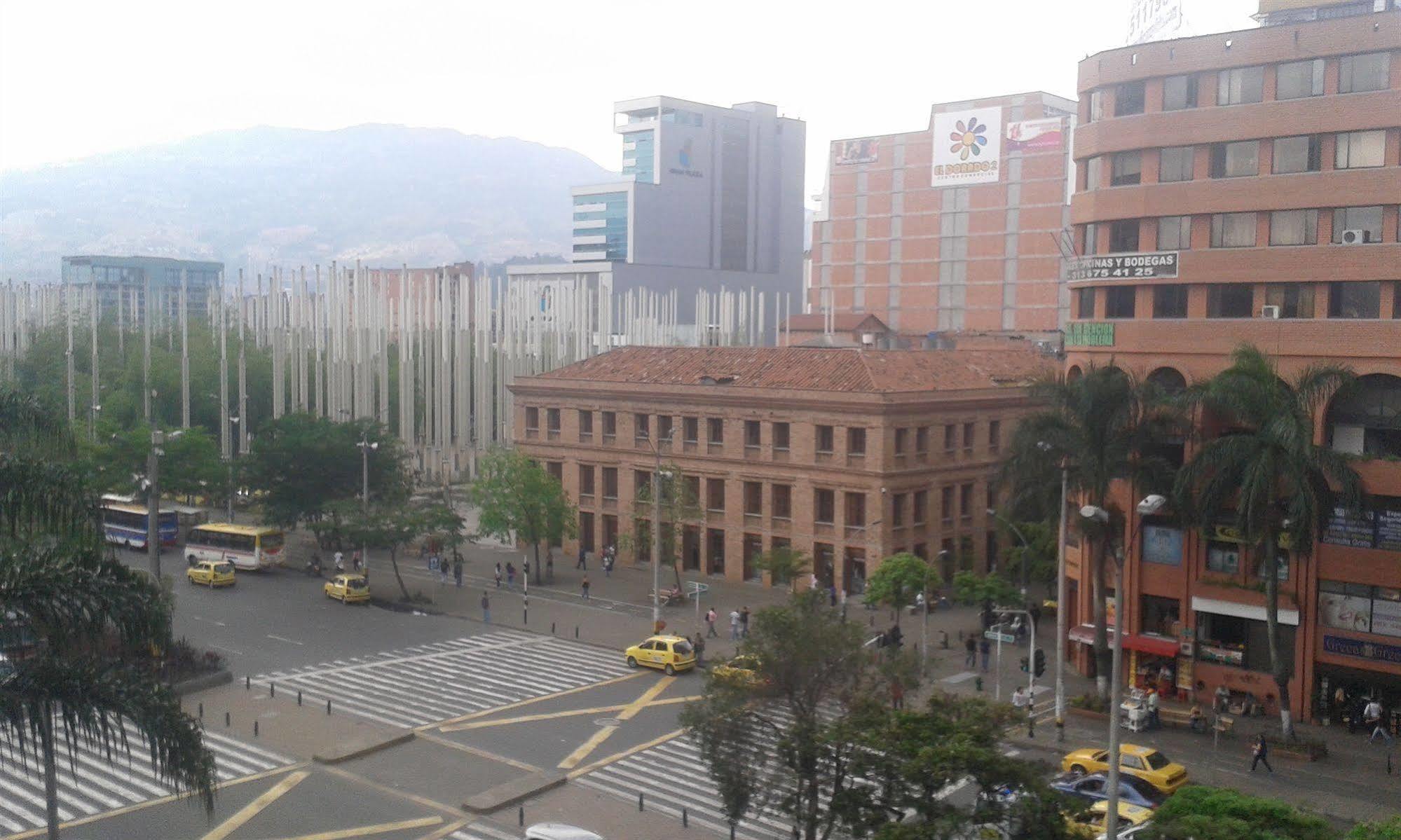 Hotel Plaza Mayor Medellin Exterior photo